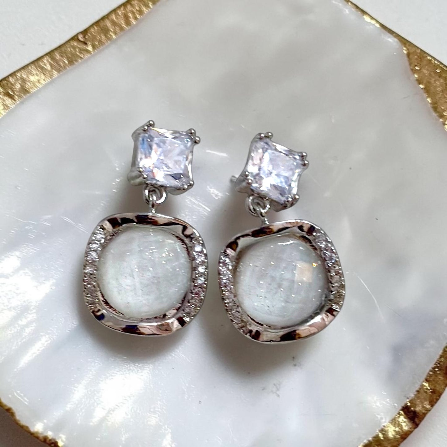 Resins Diamond Studs