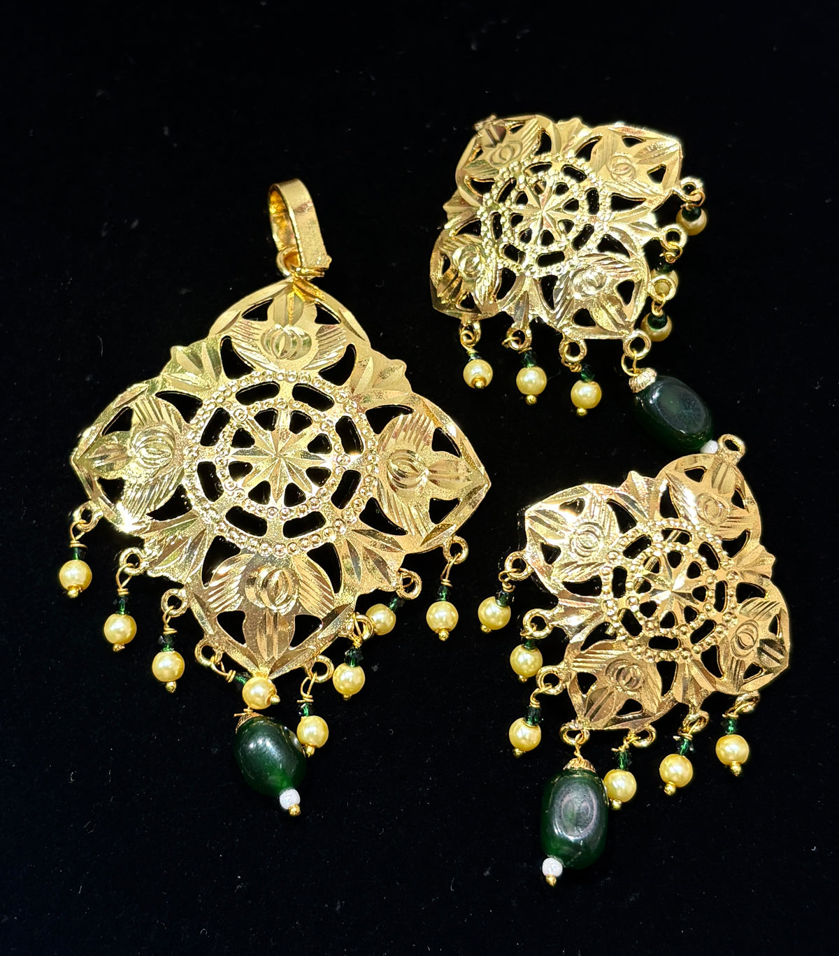 1 Gram Gold plated Pendant set with an elegant Real-gold-inspired design