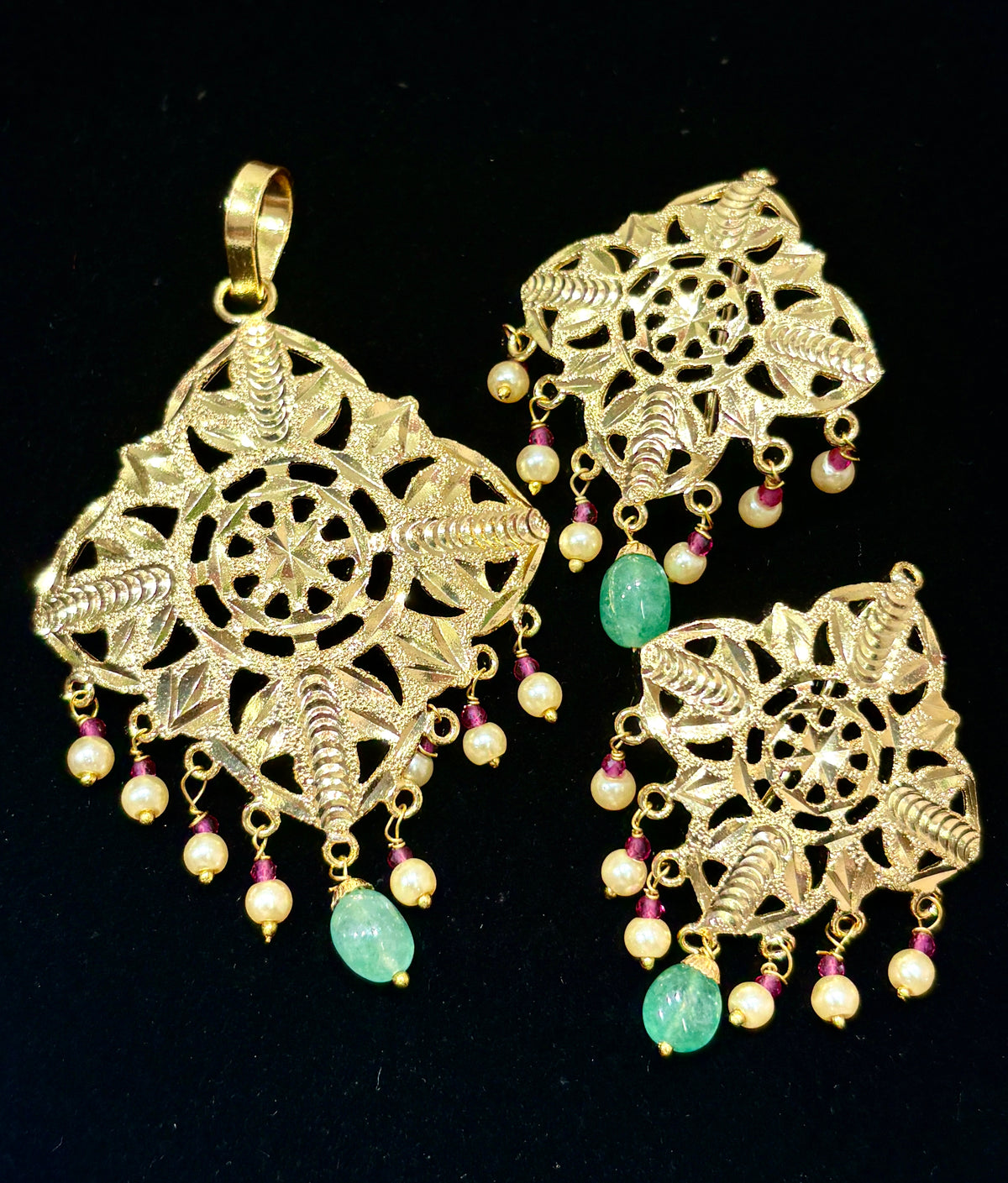 1 Gram Gold plated Pendant set with an elegant Real-gold-inspired design