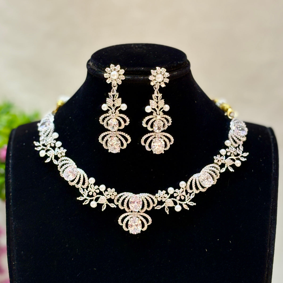 Lotus-Floral leafy American Diamond Lightweight Necklace Set