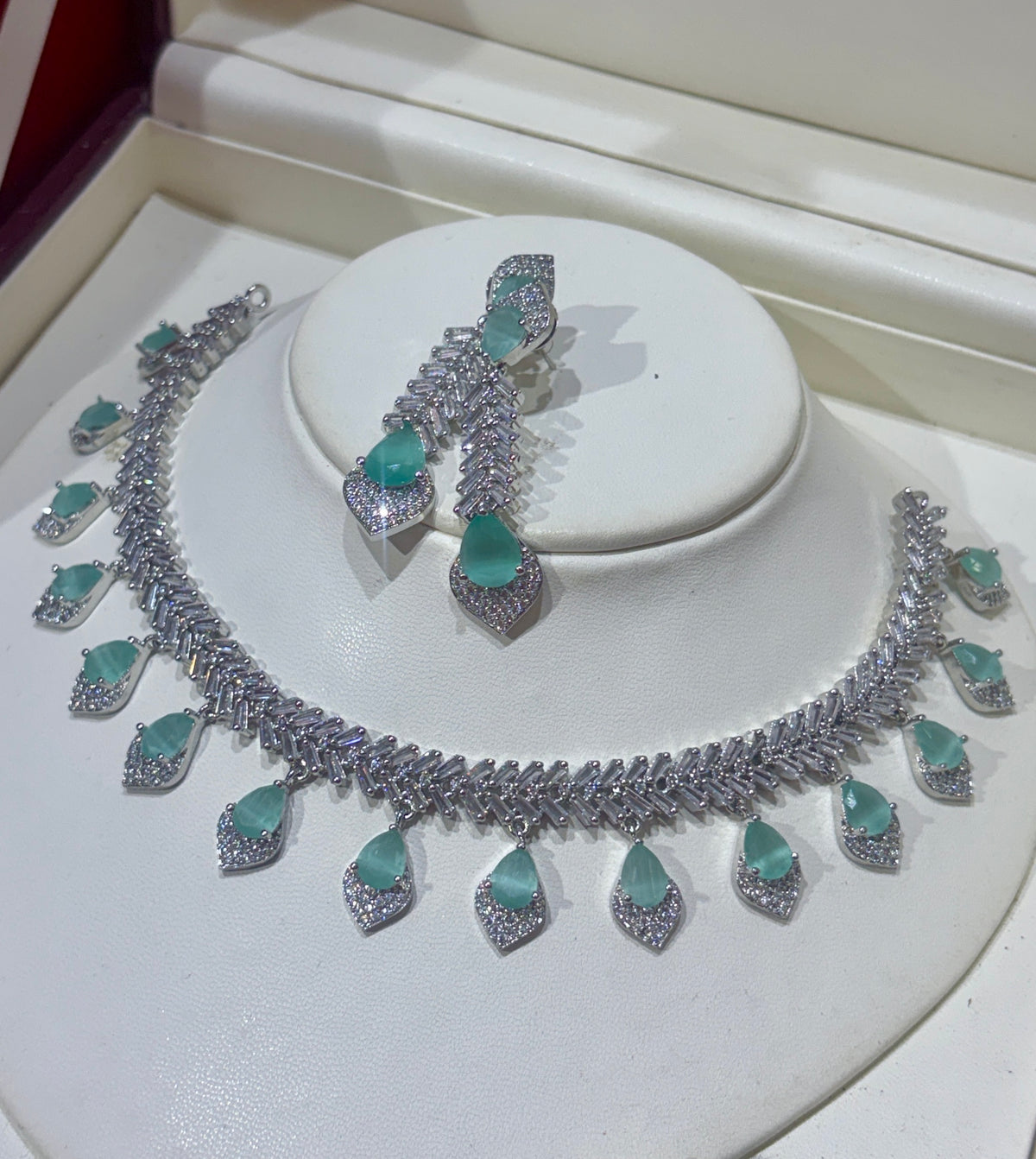 Premium quality Diamonds platinum plated Necklace sets