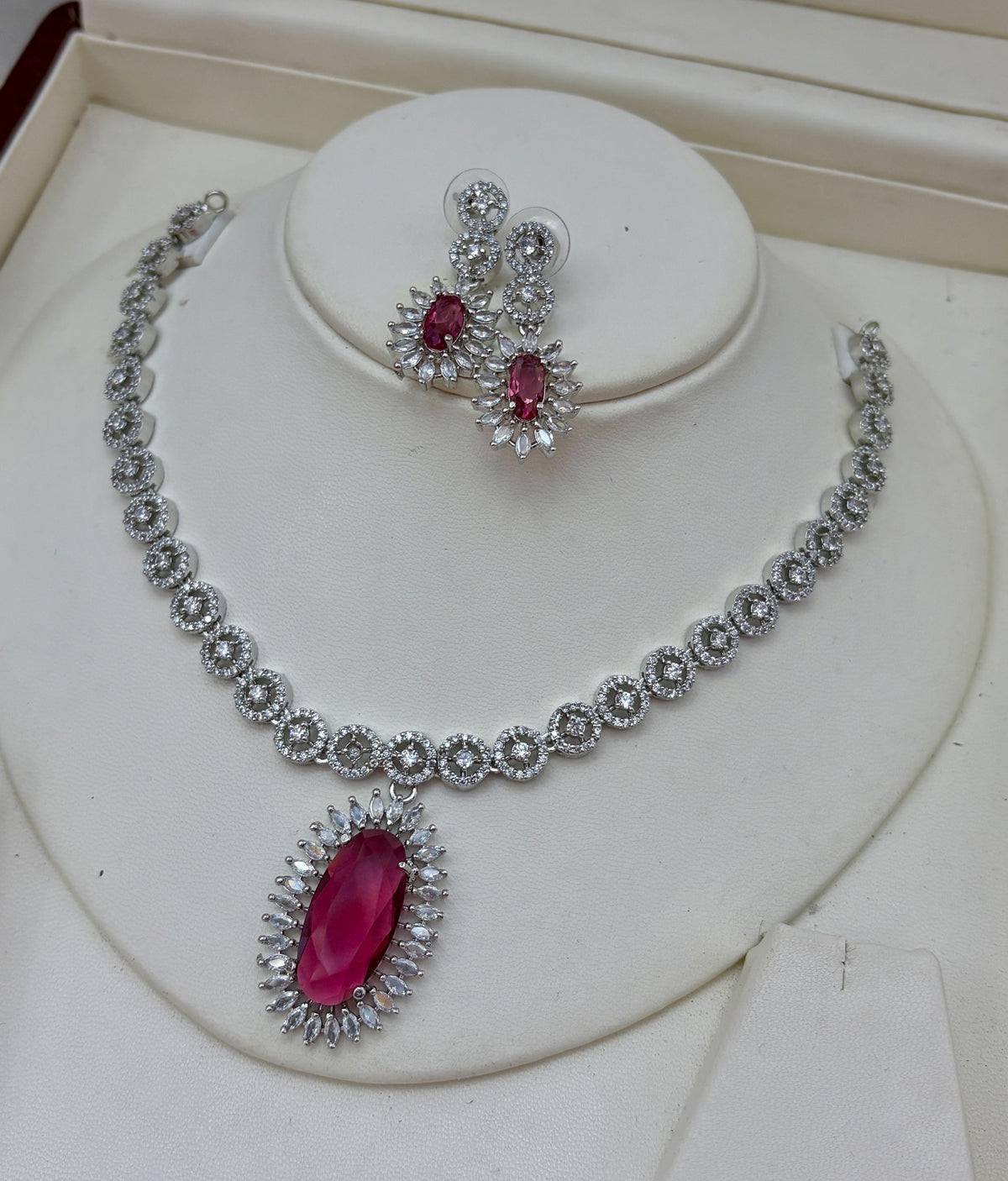 Premium quality Diamonds white rhodium plated Pendant style sleek Necklace sets