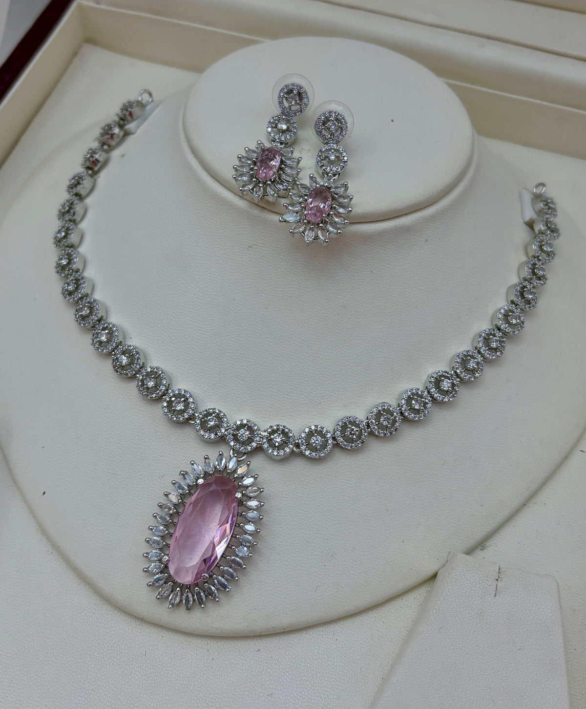 Premium quality Diamonds white rhodium plated Pendant style sleek Necklace sets