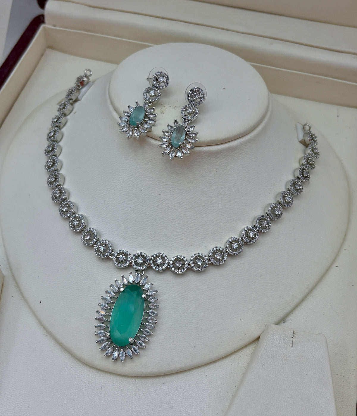 Premium quality Diamonds white rhodium plated Pendant style sleek Necklace sets
