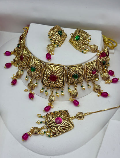 1 Gram Gold Plated flexible lightweight Antique polished Necklace Set with Mangtikka