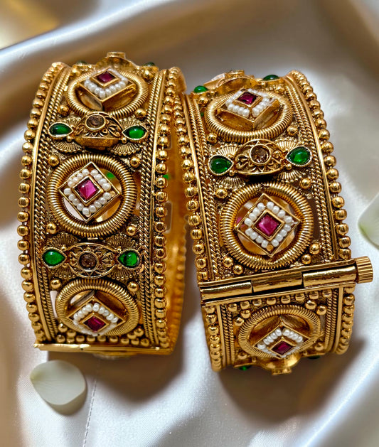 1 Gram Gold Plated with a rich, authentic real-gold look Premium Polki Heritage Kangan