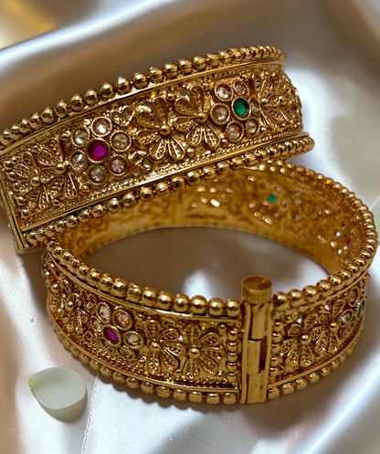 1 Gram Gold Plated with a rich, authentic real-gold look Premium Polki Heritage Kangan