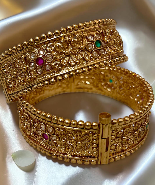 1 Gram Gold Plated with a rich, authentic real-gold look Premium Polki Heritage Kangan