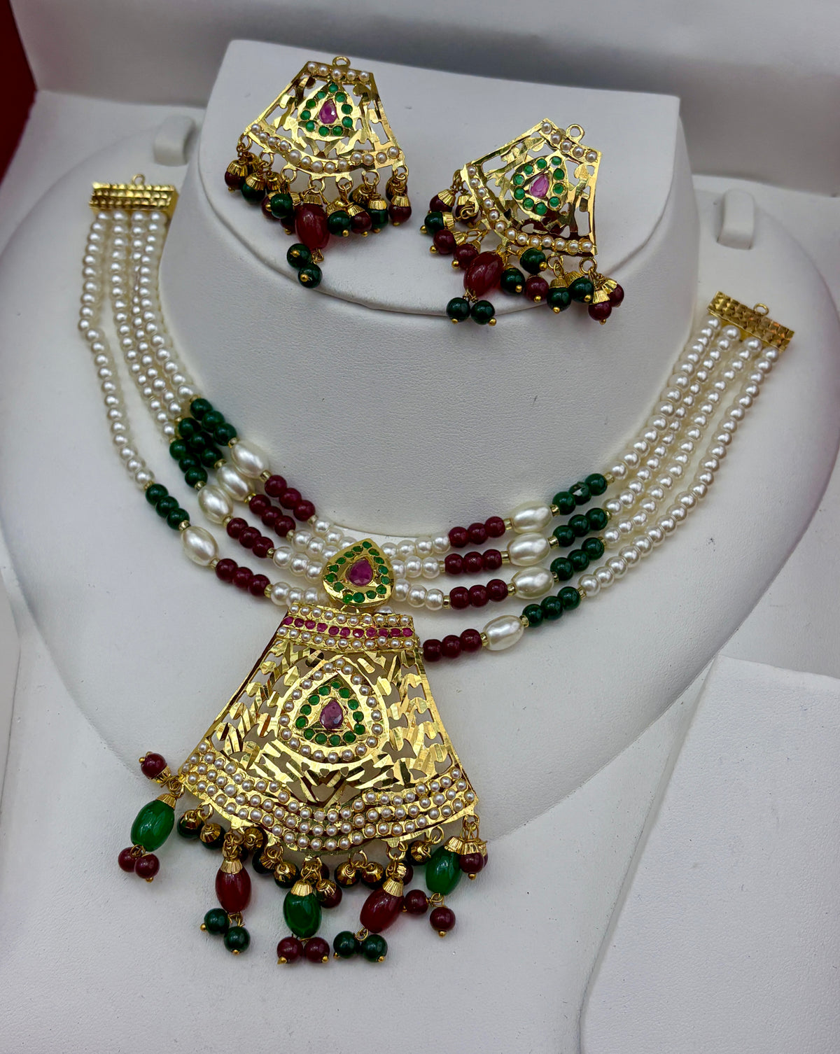 Ruhani — an exquisite Gold Plated Jadau pendant choker set