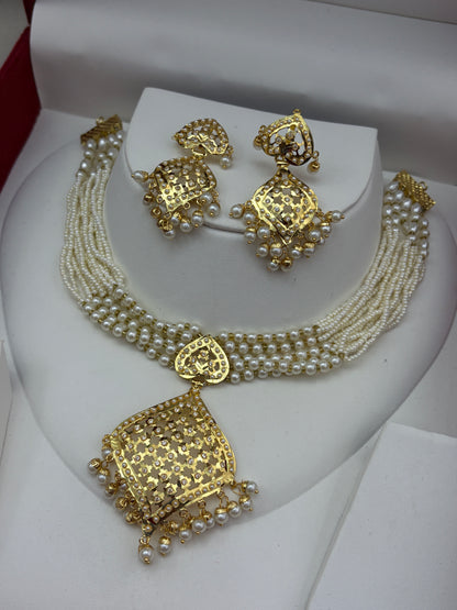 AMREEN — an exquisite Jadau pendant Style chic set