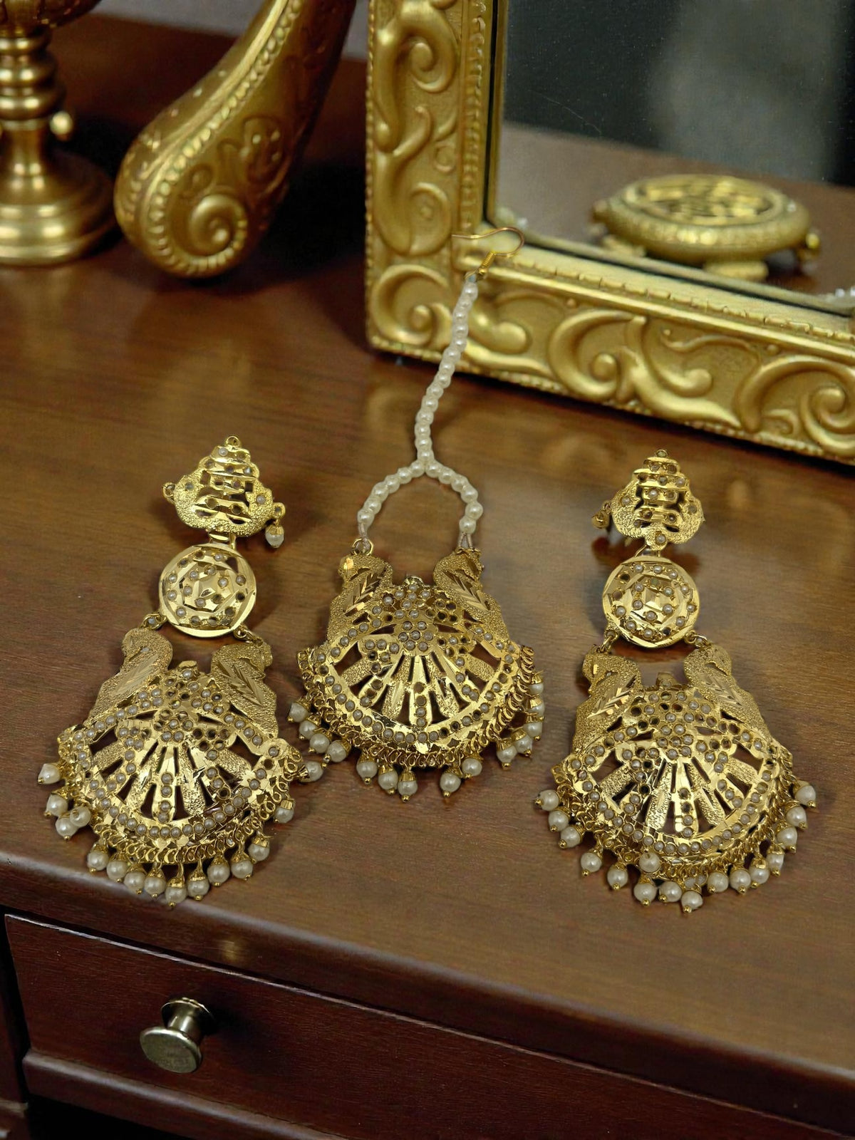Preet- Gold Plated Jadau Lightweight Maangtikka Set