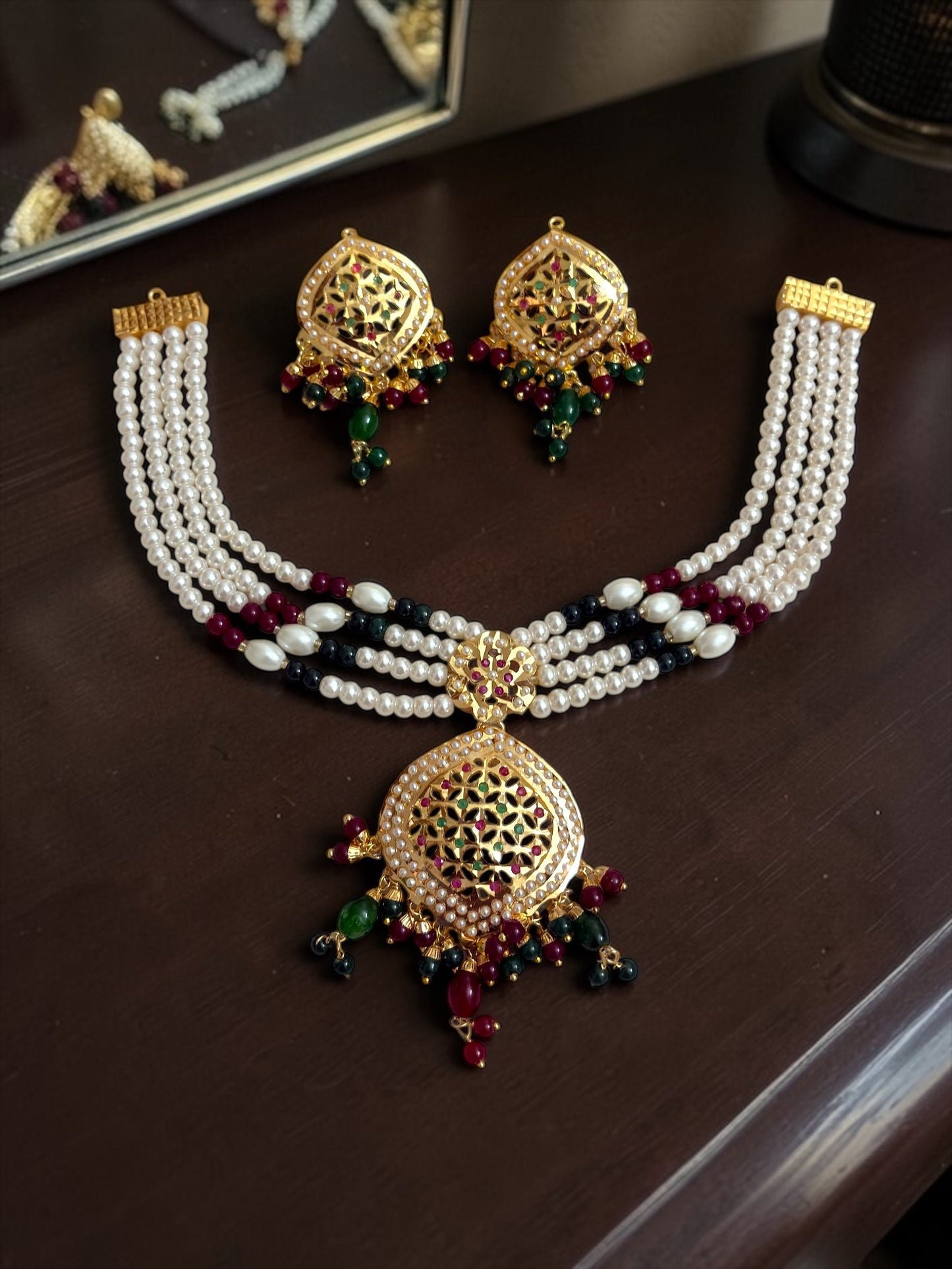 Zarina — an exquisite Jadau pendant choker set