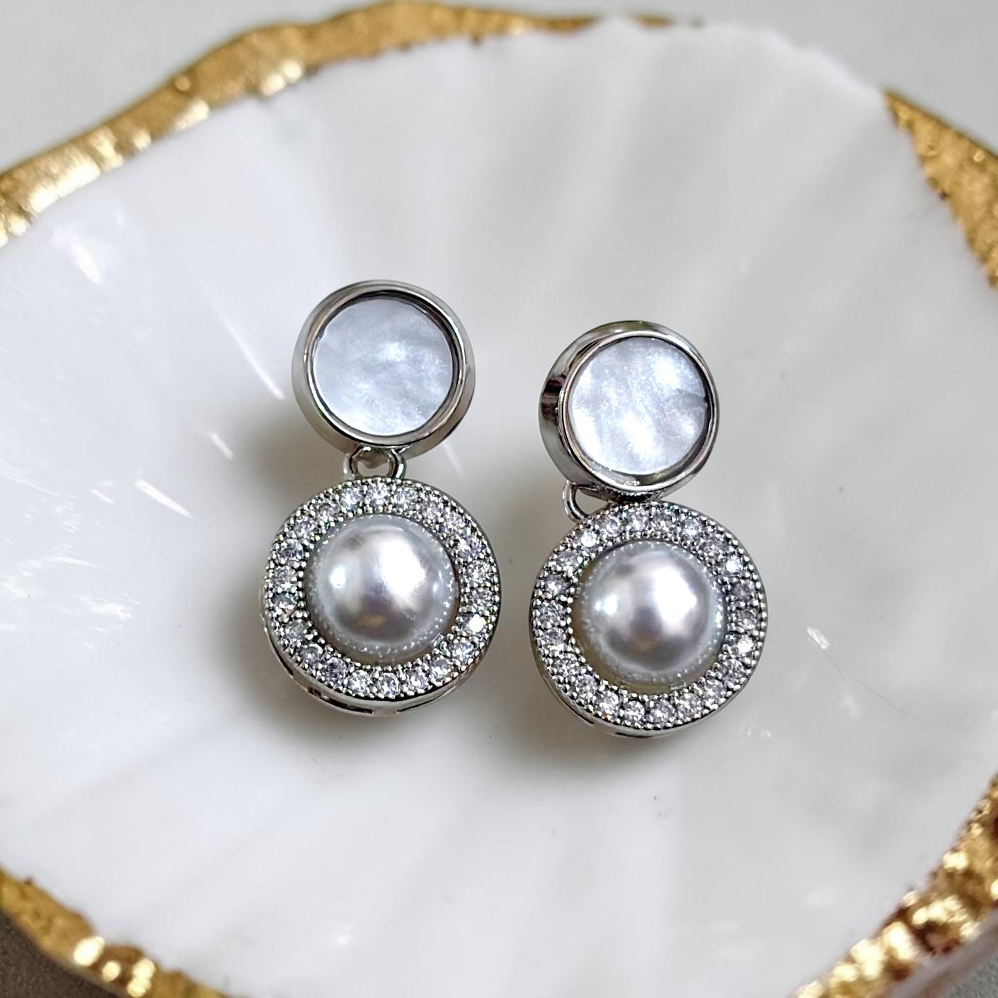 MOTHER OF PEARLS DROPPING STUDS