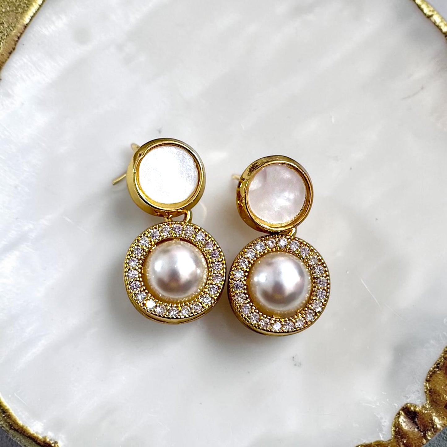 MOTHER OF PEARLS DROPPING STUDS