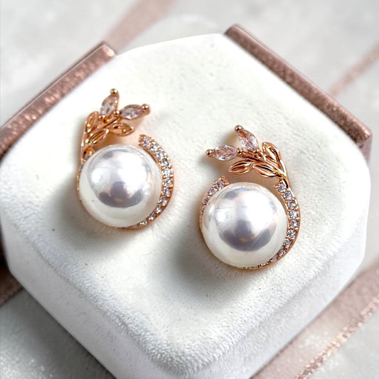 sparkling floral Real Pearl studs