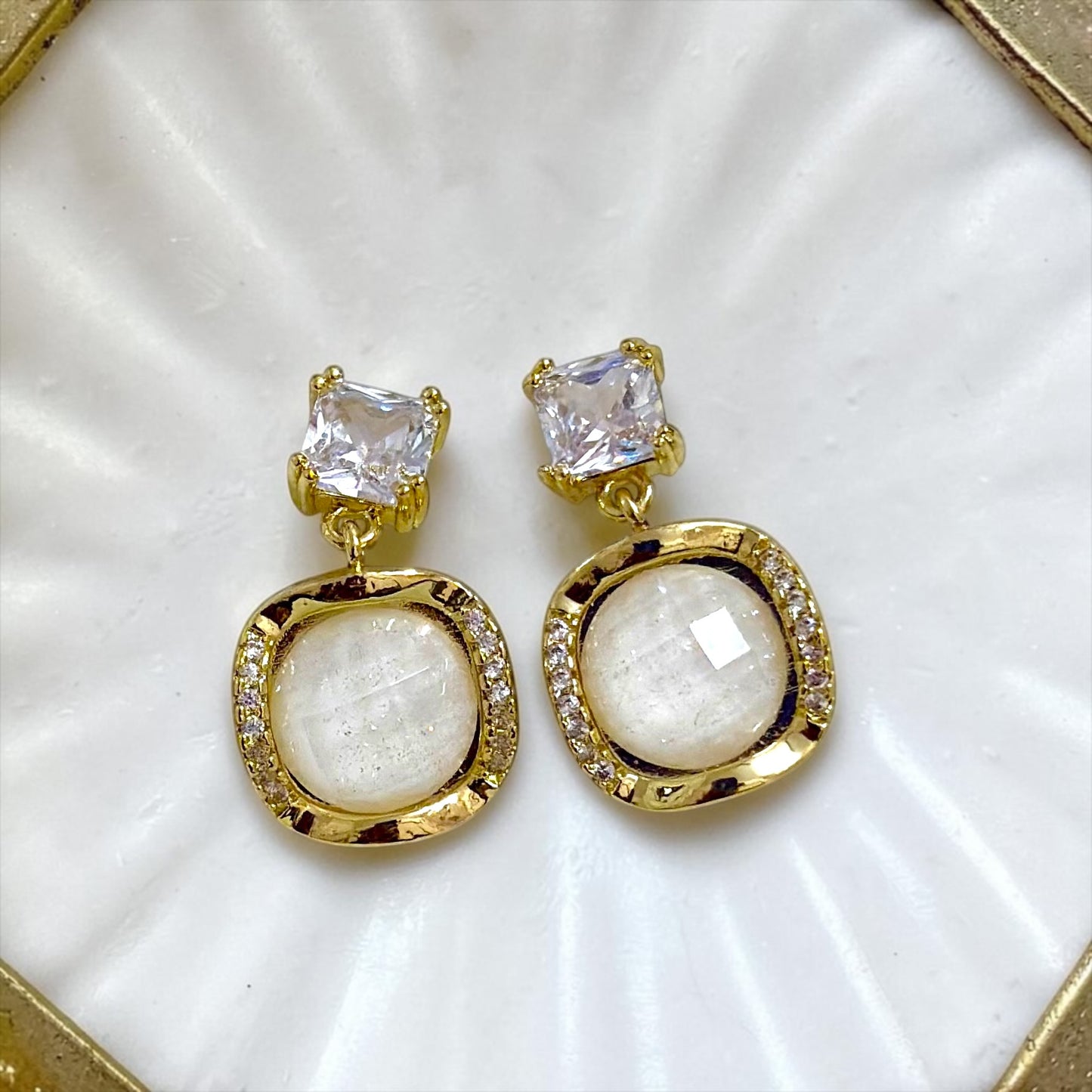 Resins Diamond Studs