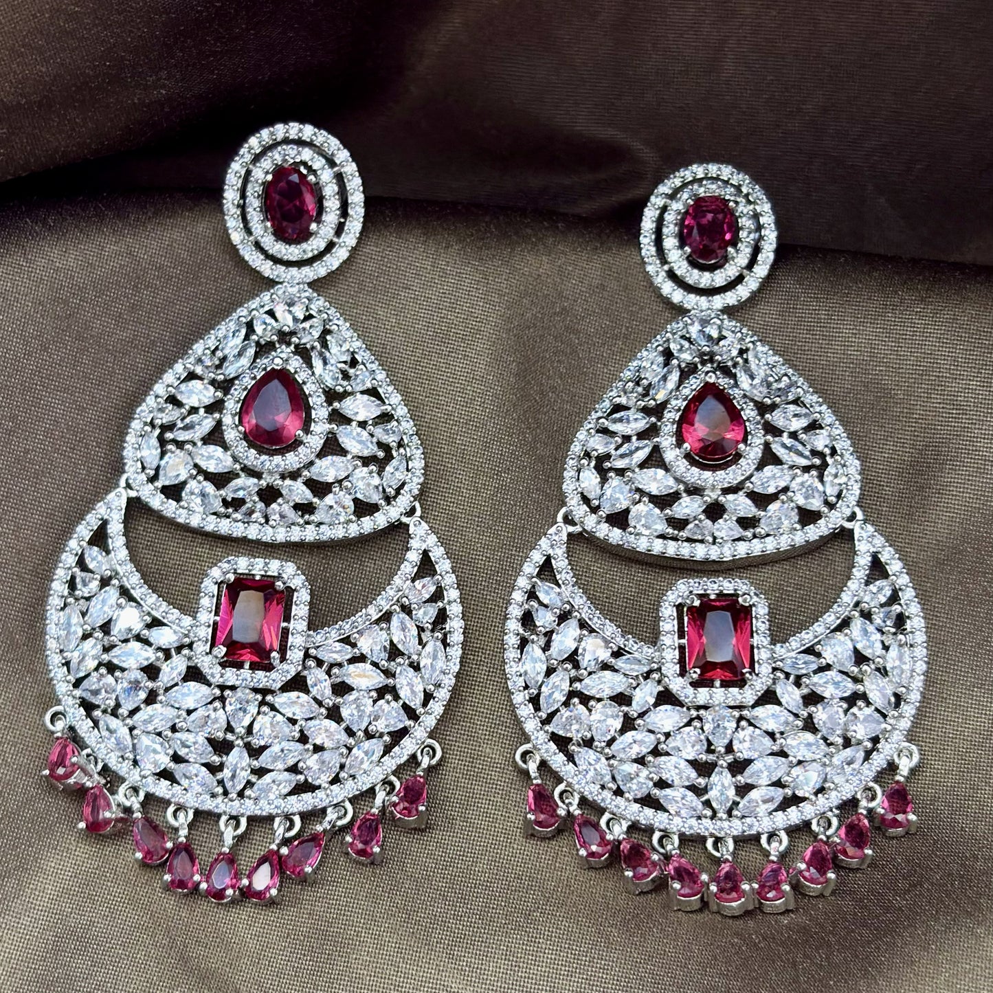 Statement solitaire-style chandelier Earrings