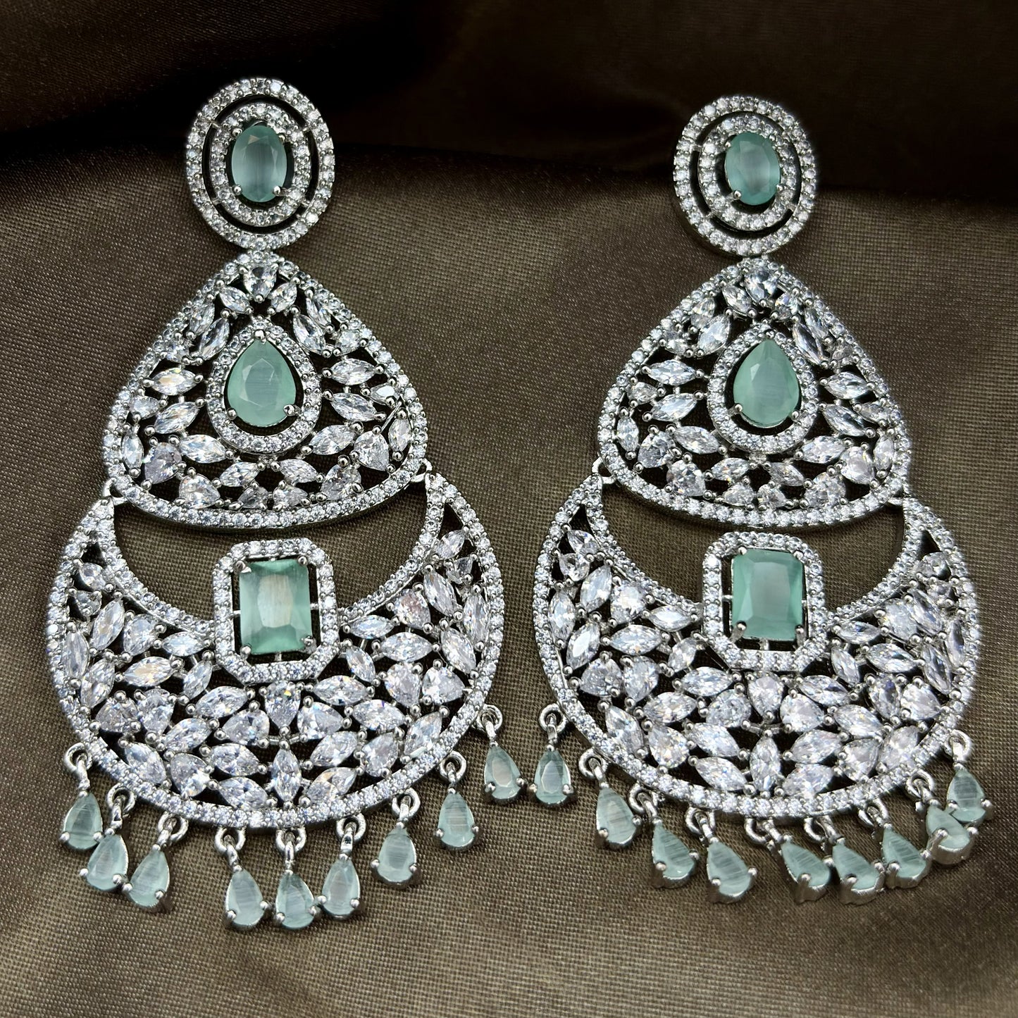 Statement solitaire-style chandelier Earrings