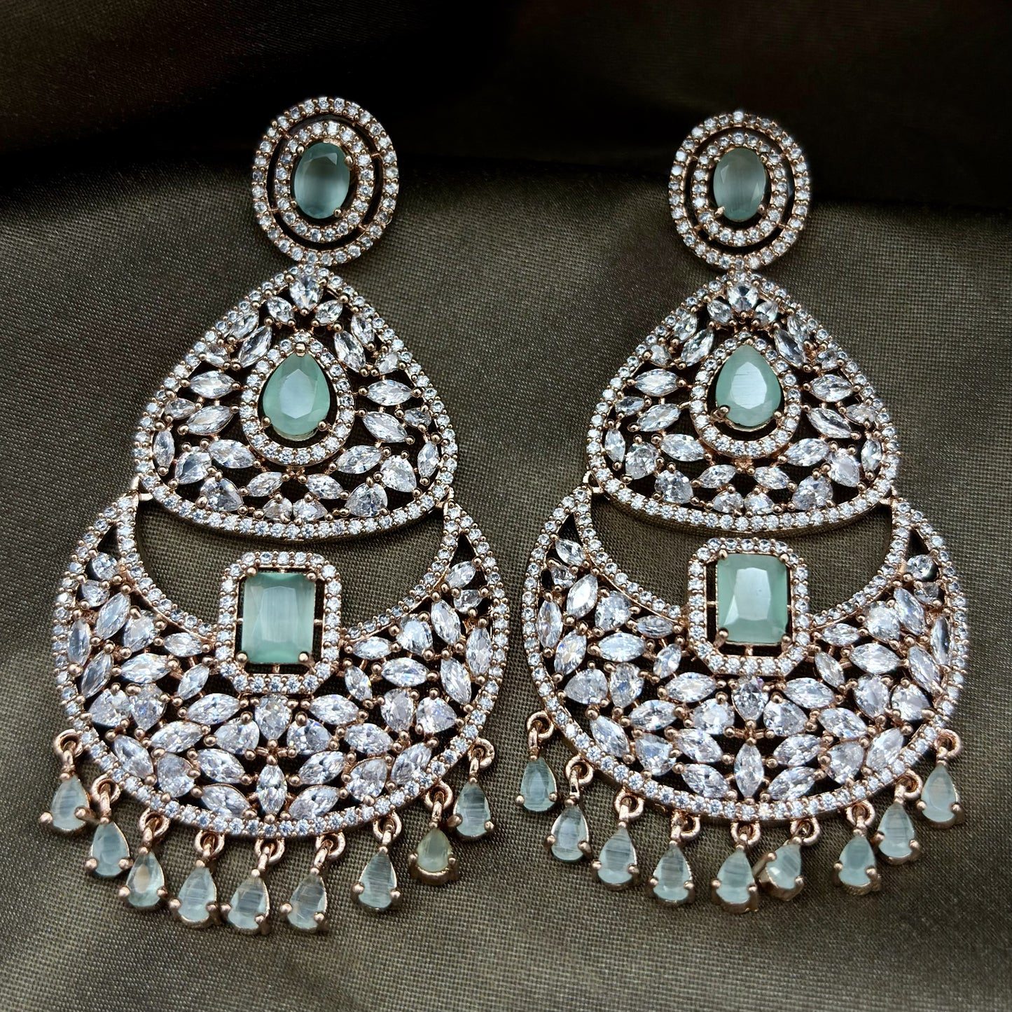 Statement solitaire-style chandelier Earrings