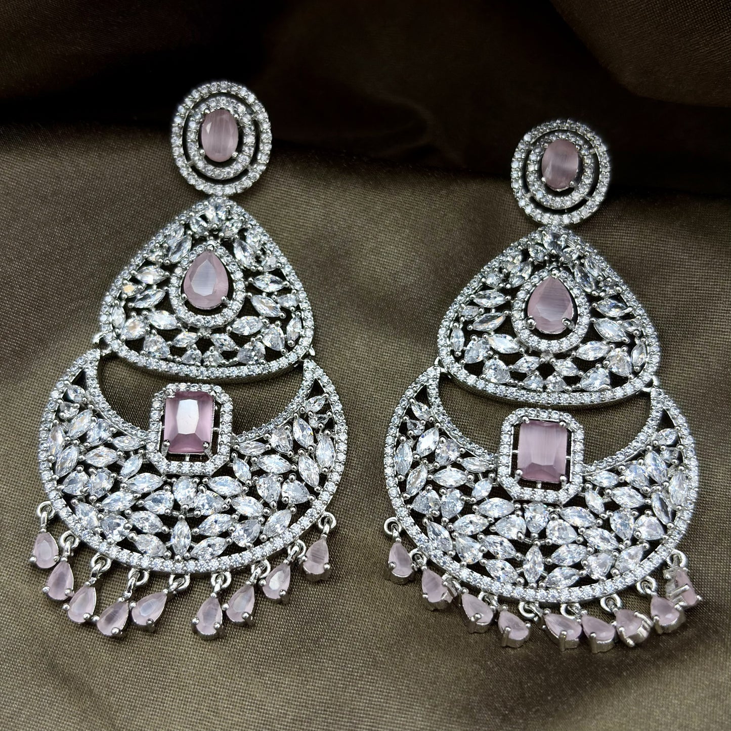 Statement solitaire-style chandelier Earrings