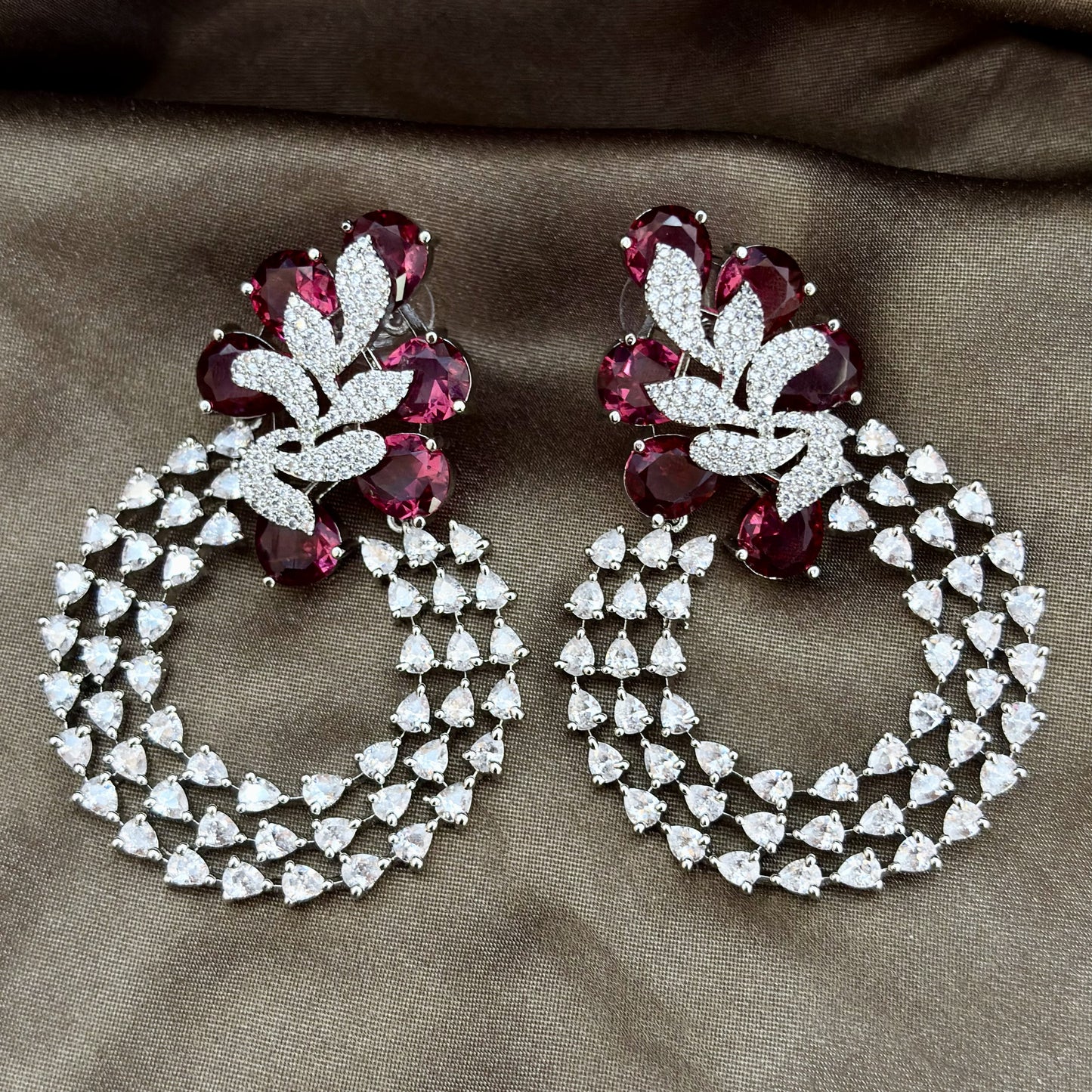 Royale Solitaire Style Hoops
