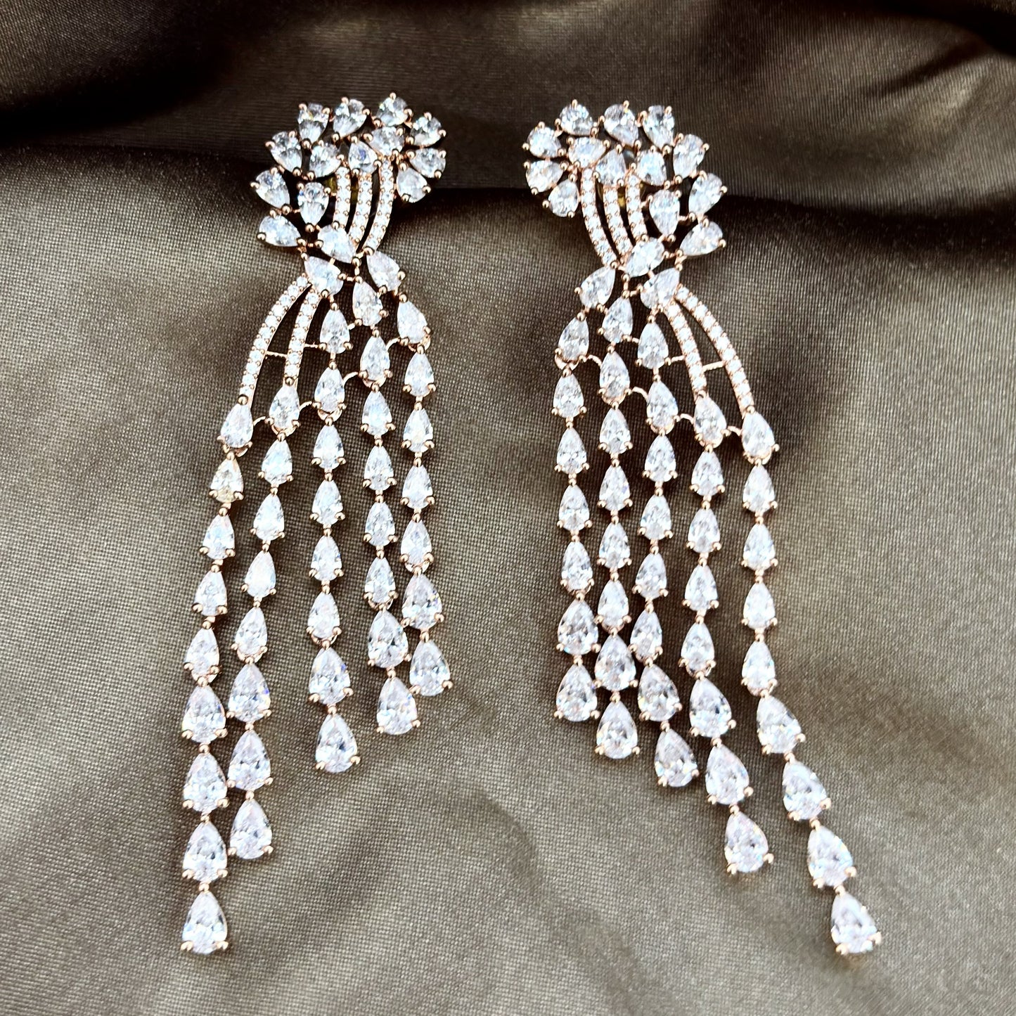 Majestic Solitaire Cascades Tassels