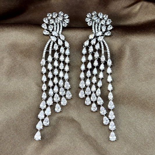 Majestic Solitaire Cascades Tassels