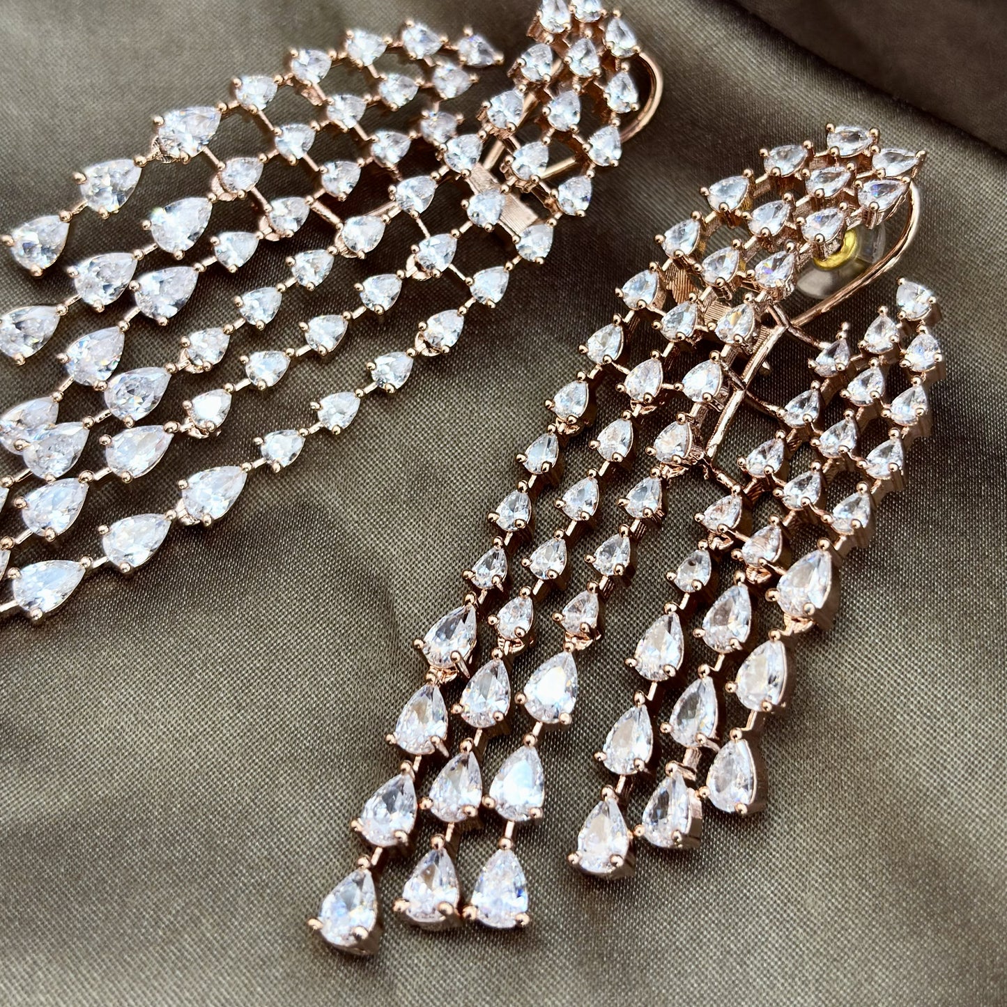 Majestic Solitaire Duel Cascade Tassels