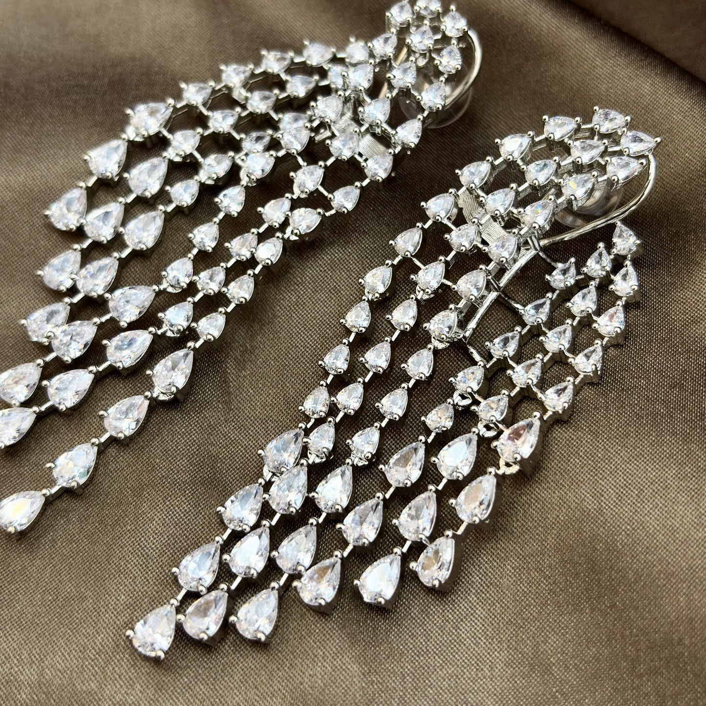 Majestic Solitaire Duel Cascade Tassels