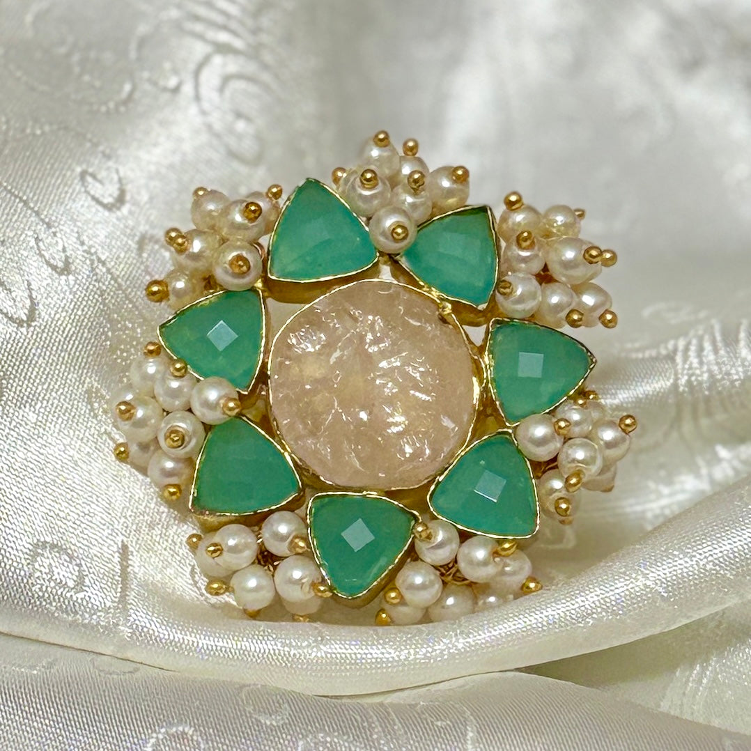 Natural Stones Pearl Petal Ring
