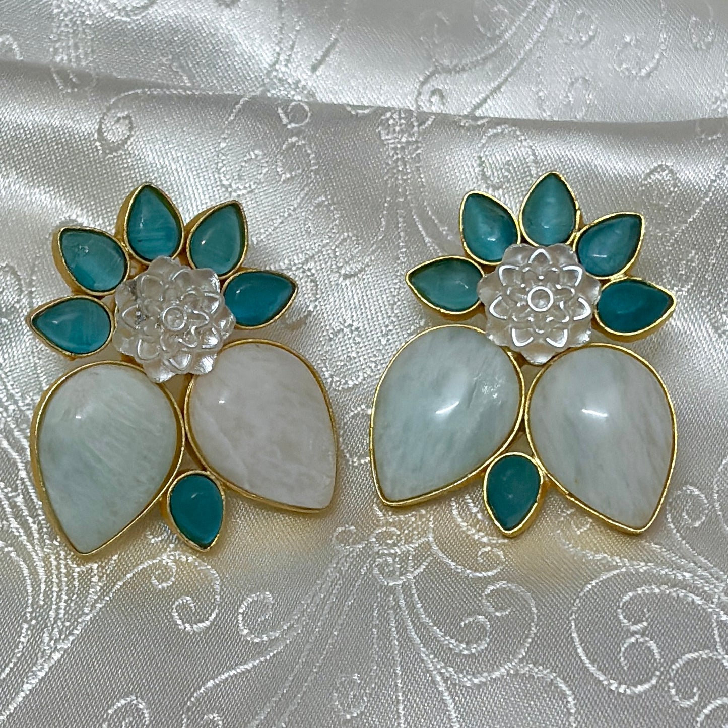 Natural stone Petal studs