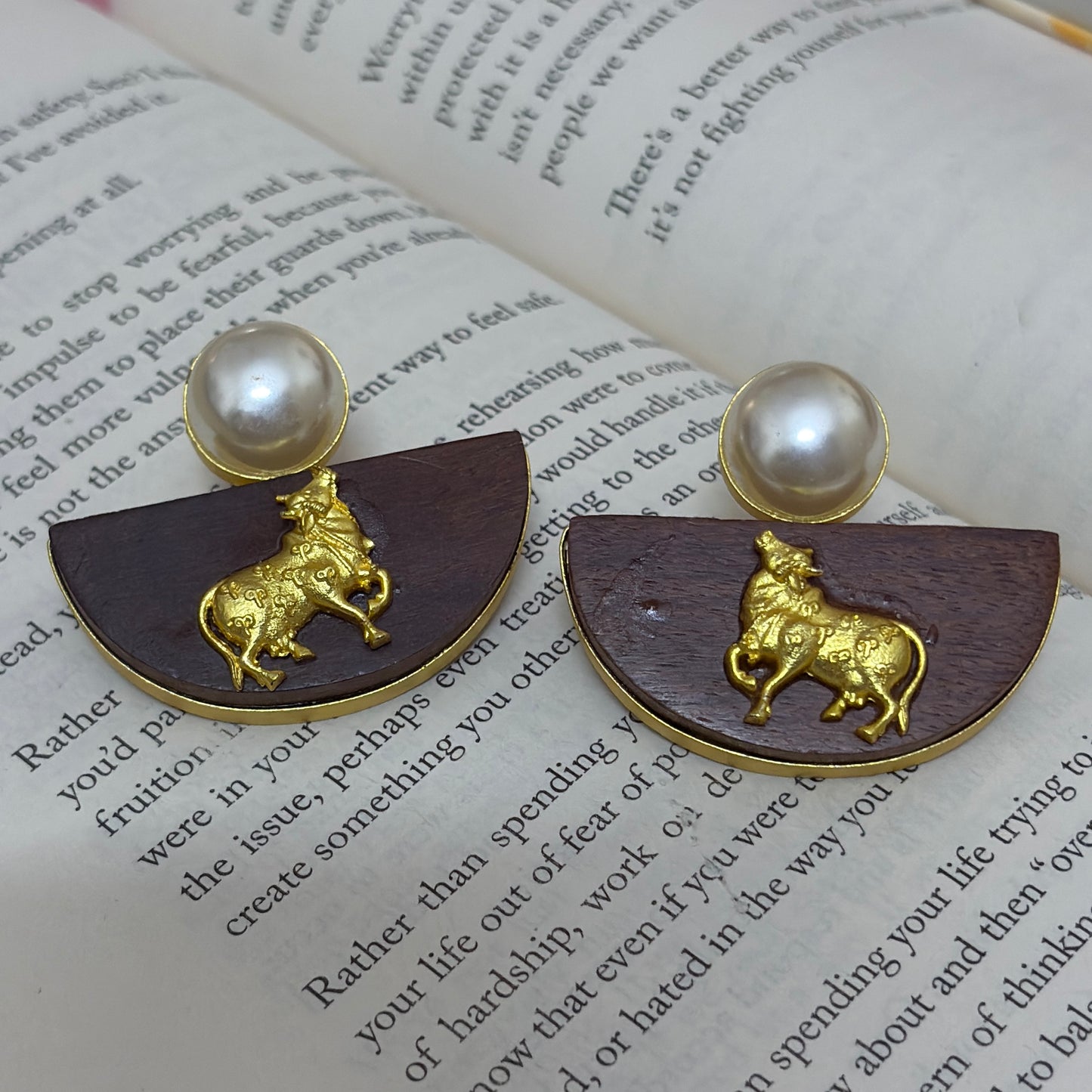Mayura Pearl Wood Studs