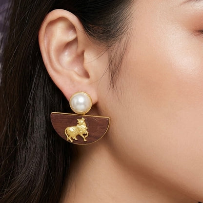 Mayura Pearl Wood Studs