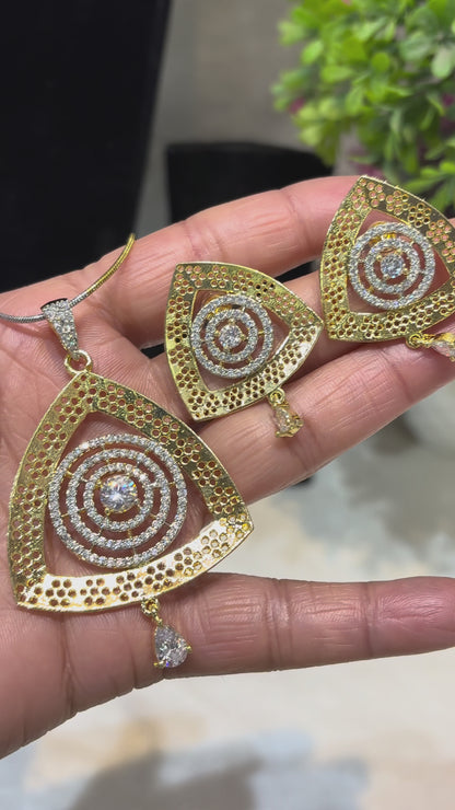 Sonia- Diamond Pendant Set with Chain